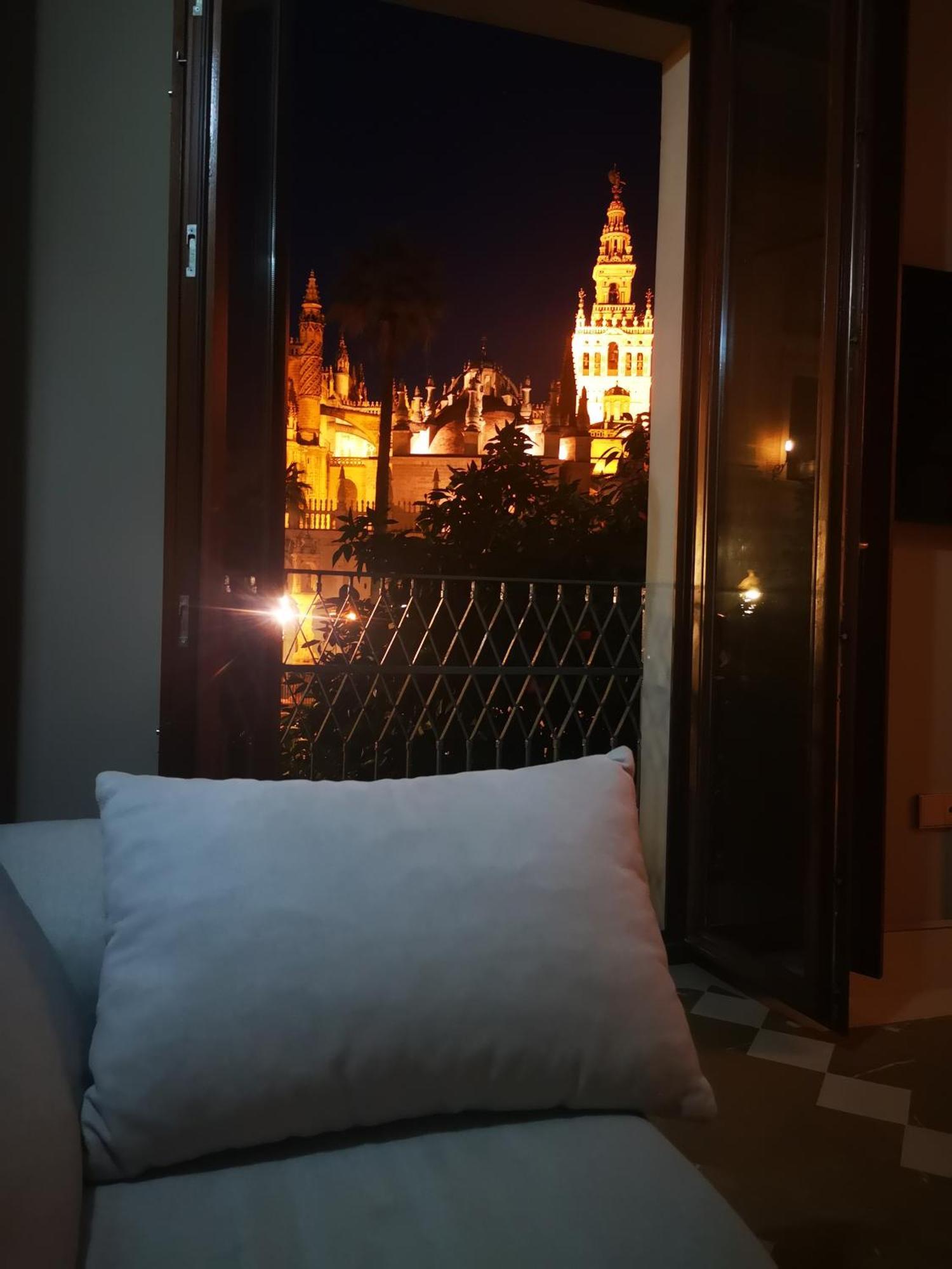 Luxury Apartment With Views To Alcazar, Cathedral And Giralda. Séville Extérieur photo